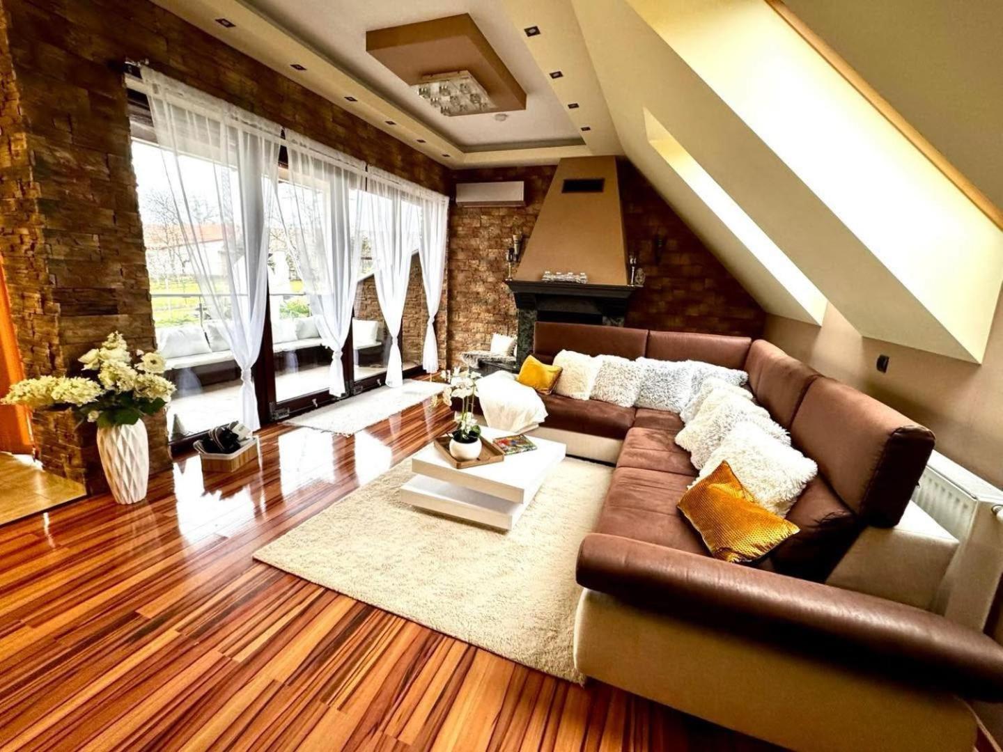 Csaladi Wellness Apartmán *