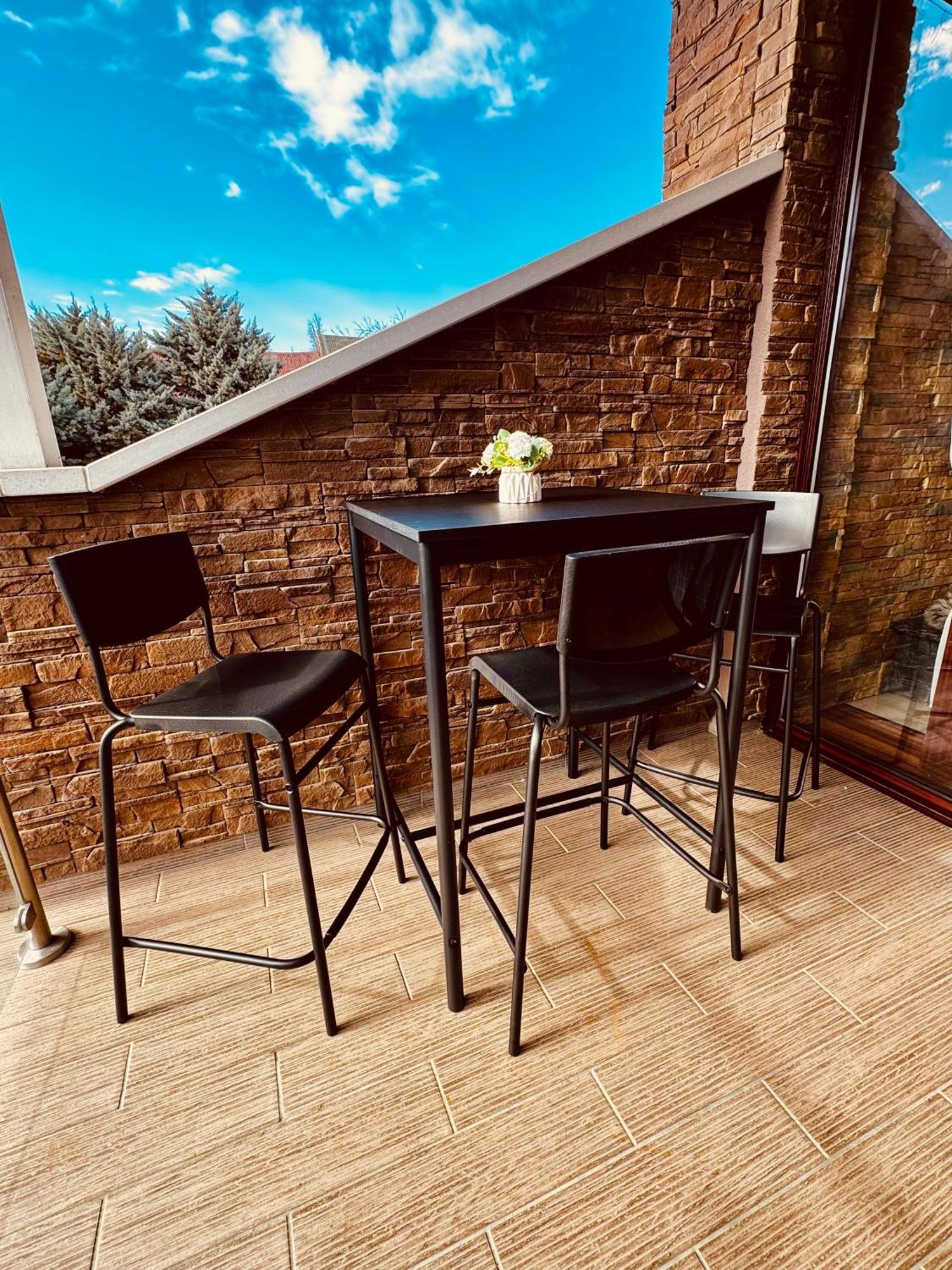 Csaladi Wellness Apartmán